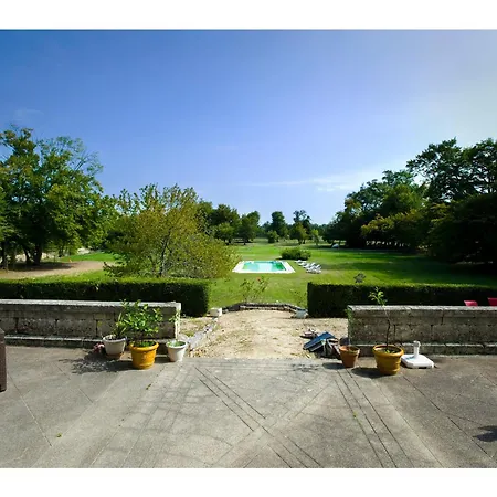 בית הארחה Chateau Des Arras 3*